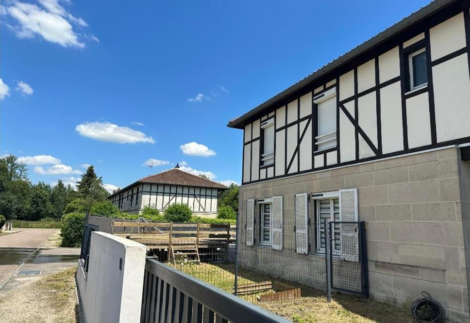 Charmante Maison Comme Chez Soi Saint-Amand-sur-Fion Exteriör bild